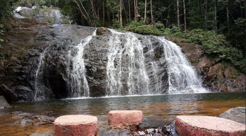 Air Terjun Resun di Lingga melengkapi wisata alam lainnya di kabupaten ini