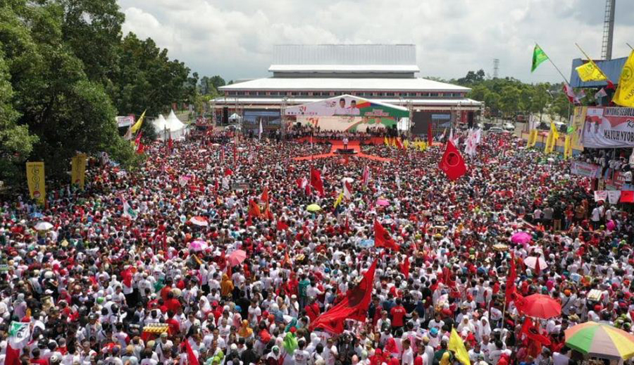 Hujan atau panas kampanye Jokowi tetap dibanjiri warga