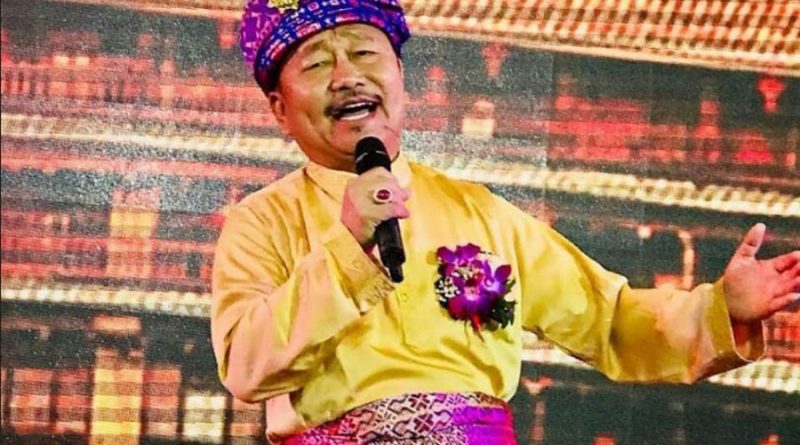 Ketua NasDem Tanjung Pinang yang hobi bernyanyi