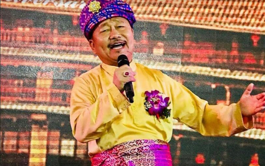 Ketua NasDem Tanjung Pinang yang hobi bernyanyi