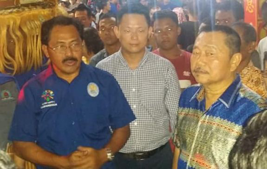 Ketua NasDem Tanjungpinang, Bobby Jayanto (kanan) bersama Gubernur Kepri Nurdin Basirun