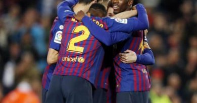 Pemain Barcelona rayakan kemenangan atas lawannya di Liga Spanyol 2019
