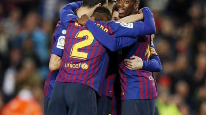 Pemain Barcelona rayakan kemenangan atas lawannya di Liga Spanyol 2019