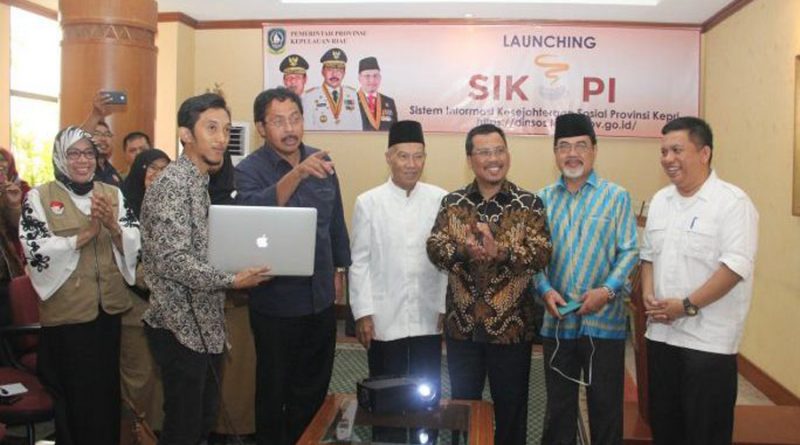 Gubernur Kepri Nurdin Basirun meresmikan Sikopi, aplikasi untuk mendata fakir miskin secara akurat