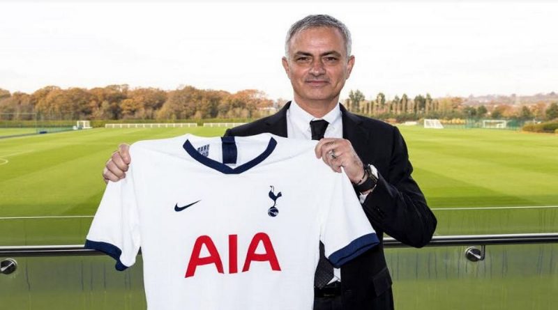 Jose Mourinho resmi menjabat pelatih kepala Spurs