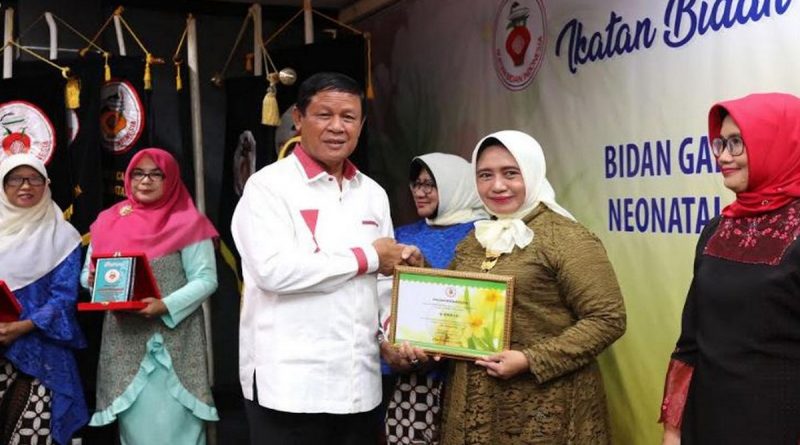 ikatan bidan indonesia kepri dilantik