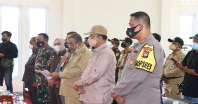 Kapolres dan Bupati Karimun Vicon Bersama Presiden Joko Widodo