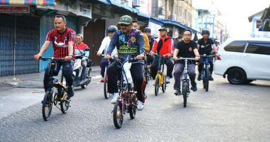 Bupati Karimun dan Rombongan Nikmati Kota dengan Bersepeda