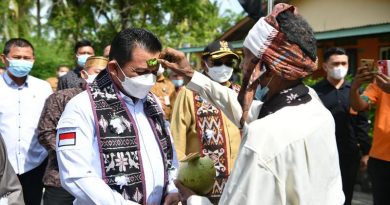 Gubernur Ansar Kukuhkan Pengurus Keluarga Besar Flobamorata Kabupaten Karimun