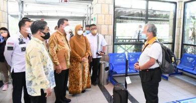 Gubernur Kepri Sambut Rombongan Pertama Turis Singapura di Batam