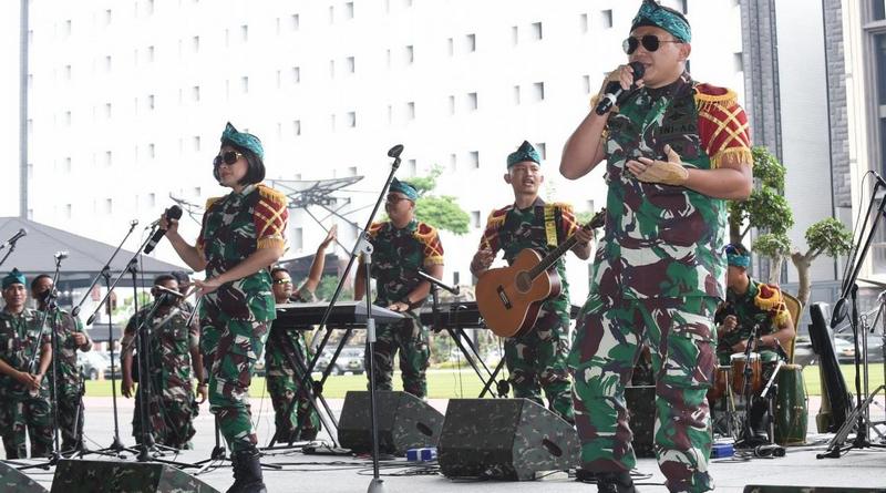 1. Grup Band Kodam VBrawijaya Menangkan Lomba Parade Band TNI-AD 2022