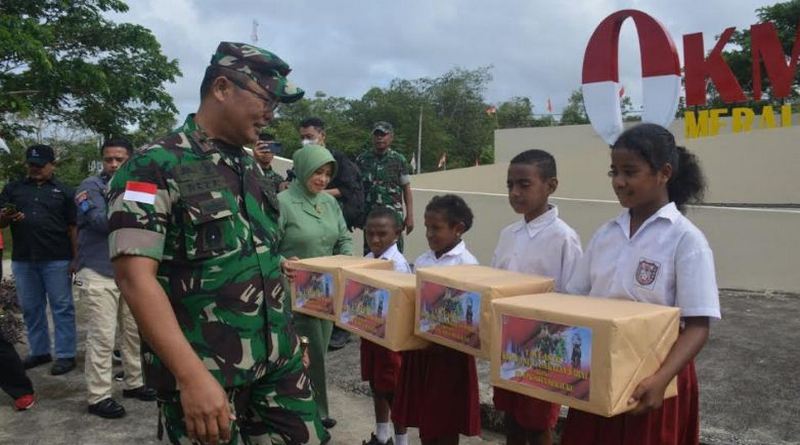 bantuan kasad untuk pelajar di perbatasan ri - papua nugini 876tf