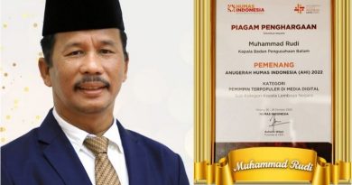 muhammad rudi menang anugerah humas indonesia 0ujk