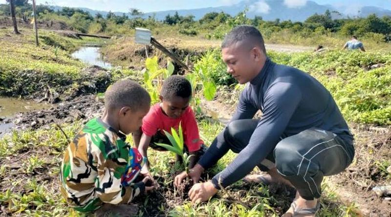 Satgas Yonif Raider 142KJ Tanamkan Kecintaan Terhadap Alam Sejak Dini Pada Anak Papua
