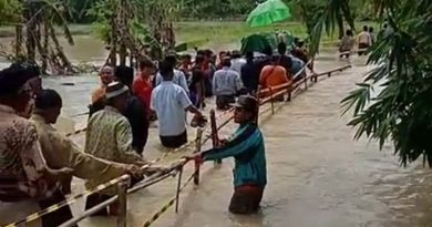 Dramatis, Pengantar Jenazah Terjang Banjir di Grobogan