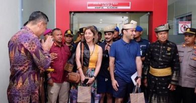 Wistawan Asing Pertama Datang ke Kota Tanjungpinang, Disambut Sekda