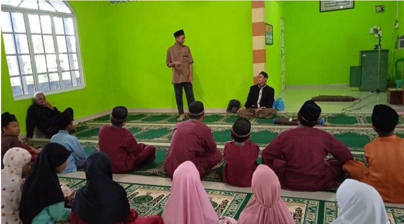 anak-anak belajar seni baca alquran dan materi lain menjelang ramadan 1444 h