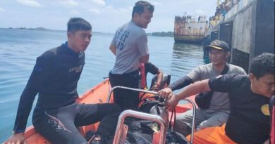 evakuasi porter tewas tenggelam di pelabuhan tual