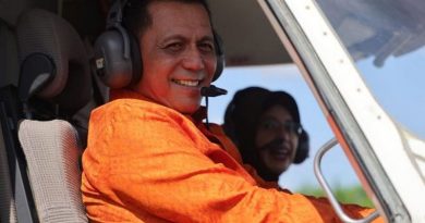 gubernur ansar ahmad coba pesawat buatan anak negeri 87jh