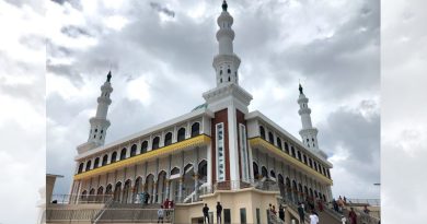 masjid baitul makmur tarempa anambas 76yh