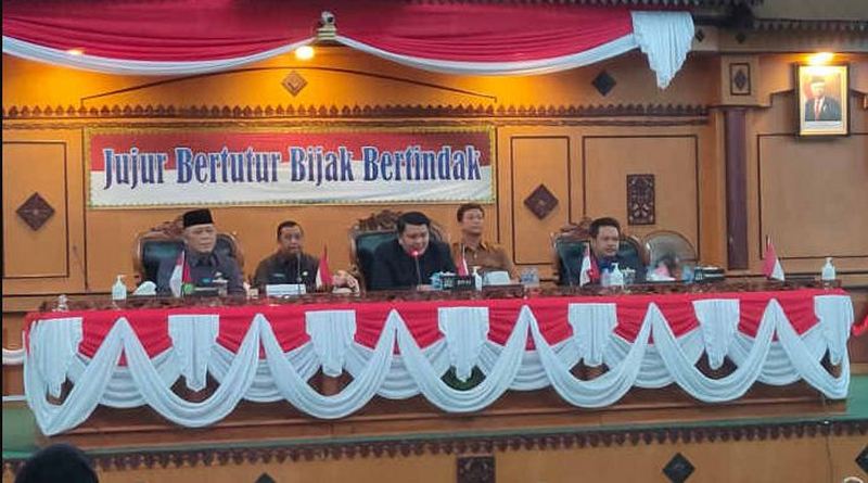 DPRD Tanjungpinang Gelar Paripurna Pandangan Akhir Fraksi Terhadap LKPJ APBD 2022 8huhk