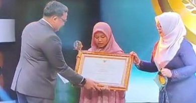 Siswi MAN 4 Jakarta Raih Penghargaan Tokoh Anak Inspiratif dari KPAI h7ko