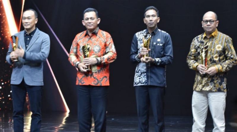 gubernur ansar raih indonesia award 2023 9uhij