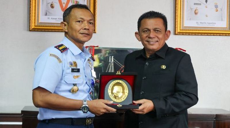 Komandan Lanud Raja Haji Fisabilillah Tanjungpinang Kolonel Nav Arief Budiman 8iiuyji