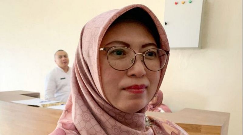 Kadinkes Pengendalian Penduduk dan Keluarga Berencana Kota Tanjungpinang, dr. Elfiani Sandri 0-9090o