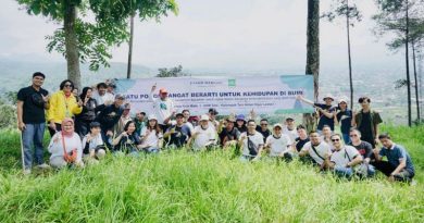Grand Mercure Malang Mirama dan Ibis Style Malang Tanam 100 Pohon di Desa Sumberejo 09o