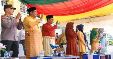 Gubernur Ansar Saksikan Pawai Ta'aruf MTQH XIII Kabupaten Bintan gkj