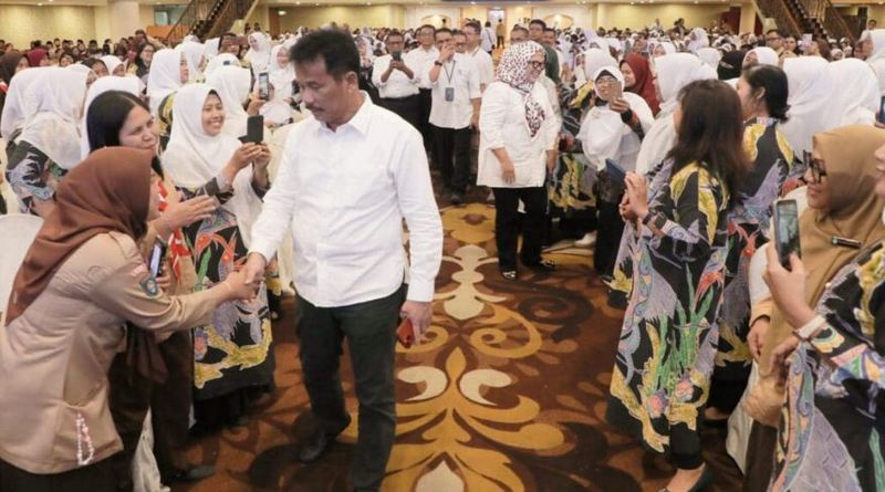 Rudi Ajak Guru di Batam Siapkan Generasi Terbaik Menuju Indonesia Emas hjjkjkk